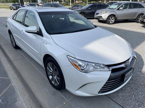 2017 Toyota Camry Hybrid XLE