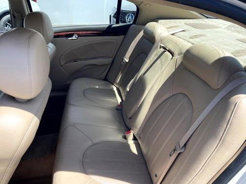White Diamond Pearl 2007 Buick Lucerne CXL