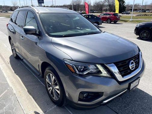 2019 Nissan Pathfinder SL