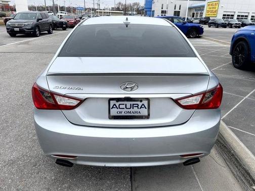 2013 Hyundai SONATA SE