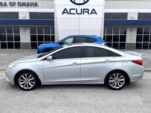 2013 Hyundai SONATA SE