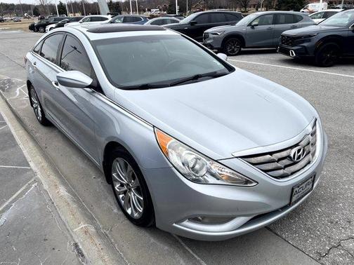 2013 Hyundai SONATA SE