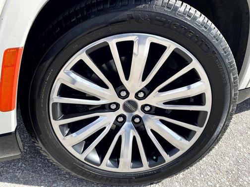 2022 Jeep Grand Wagoneer Series III