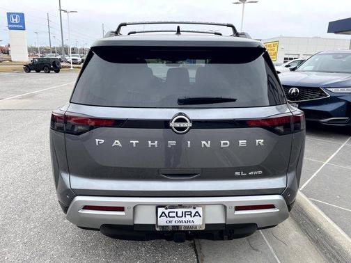 2024 Nissan Pathfinder SL