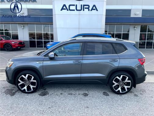 Platinum Gray Metallic 2023 Volkswagen Taos 1.5T SEL