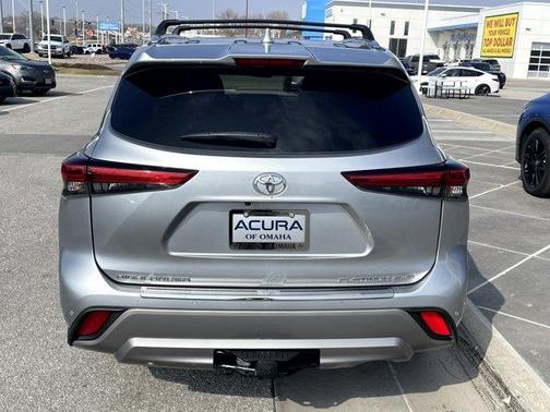 2022 Toyota Highlander Platinum
