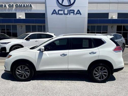 Pearl White 2016 Nissan Rogue SL