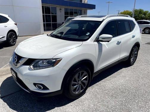 Pearl White 2016 Nissan Rogue SL
