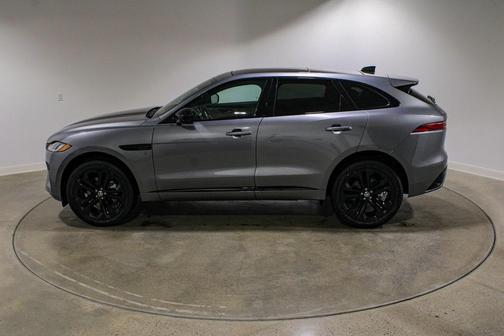 2025 Jaguar F-PACE P250 R-Dynamic S
