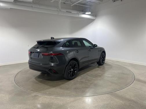 2025 Jaguar F-PACE P250 R-Dynamic S