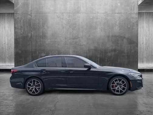 2022 BMW 530 i xDrive