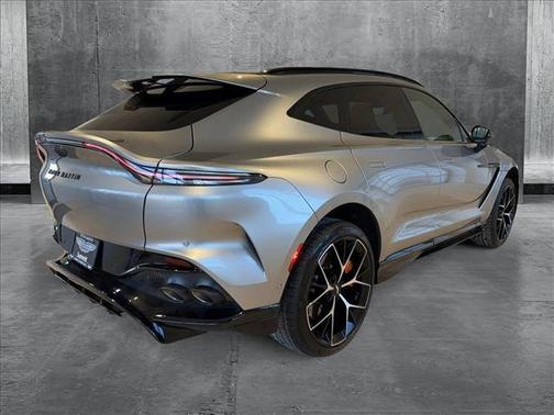 2025 Aston Martin DBX 707