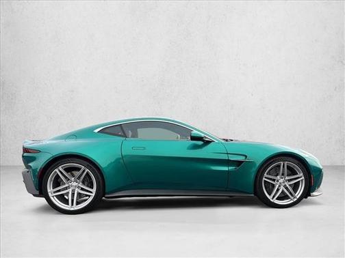 2025 Aston Martin Vantage Base