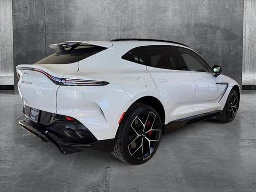 2025 Aston Martin DBX 707