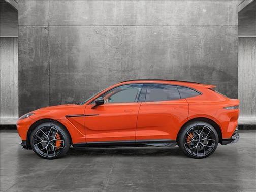 2025 Aston Martin DBX 707