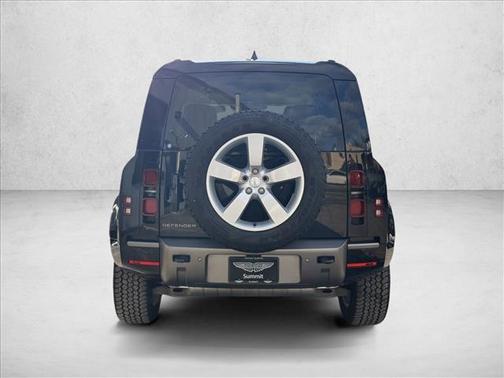 2024 Land Rover Defender P400 X-Dynamic SE