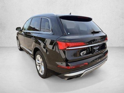 Mythos Black Metallic 2025 Audi Q7 55 Premium Plus