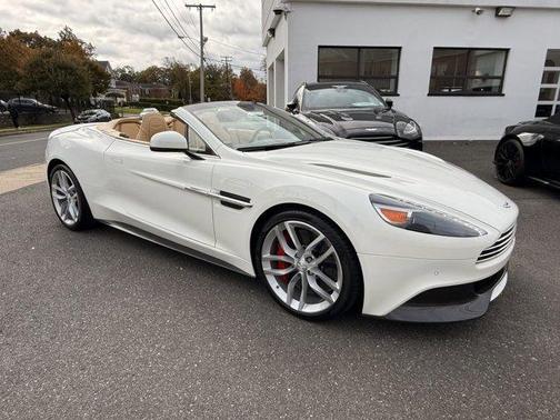 2017 Aston Martin Vanquish Volante