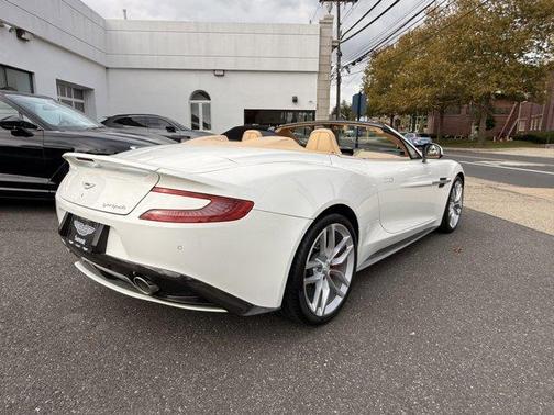 2017 Aston Martin Vanquish Volante
