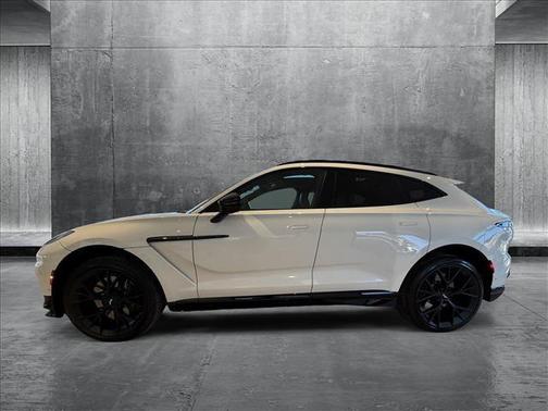 2025 Aston Martin DBX 707