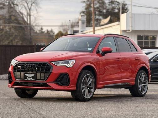 2024 Audi Q3 45 S line Premium