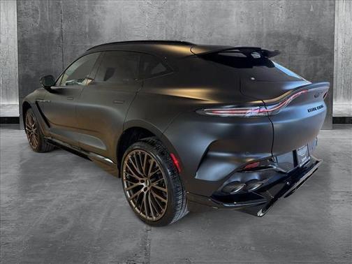2025 Aston Martin DBX 707