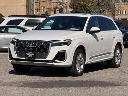 2025 Audi Q7 55 Premium Plus