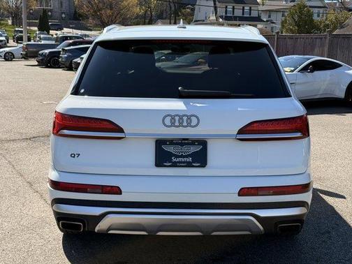 2025 Audi Q7 55 Premium Plus