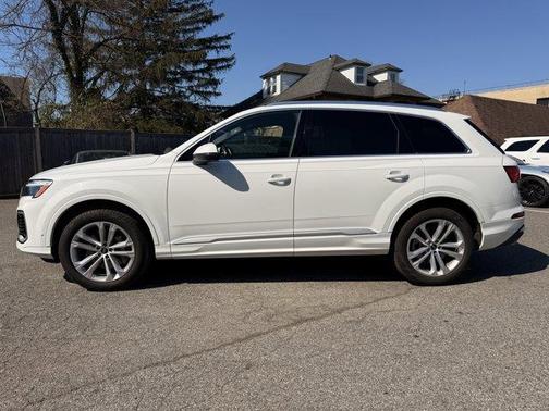 2025 Audi Q7 55 Premium Plus