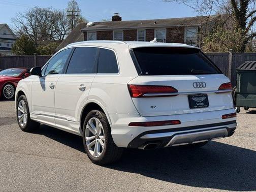 2025 Audi Q7 55 Premium Plus