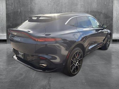 2021 Aston Martin DBX Base
