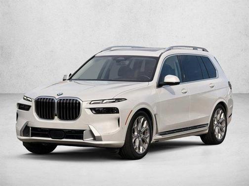 Mineral White Metallic 2025 BMW X7 xDrive40i