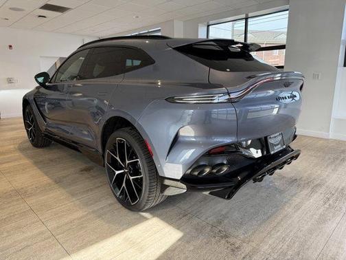 2025 Aston Martin DBX 707