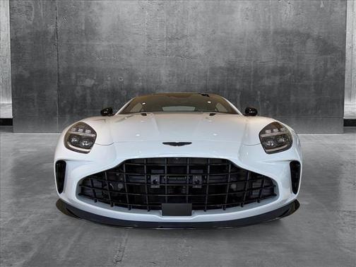 2025 Aston Martin Vantage Base