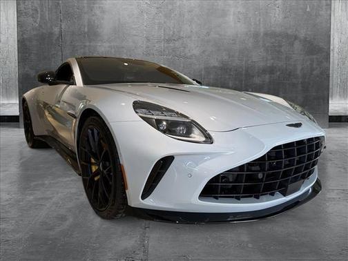 2025 Aston Martin Vantage Base
