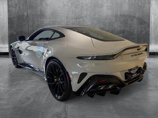 2025 Aston Martin Vantage Base