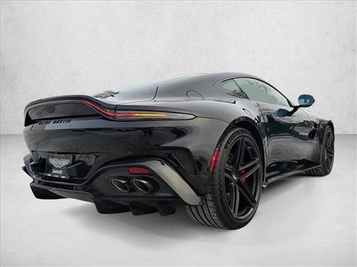 2025 Aston Martin Vantage Base