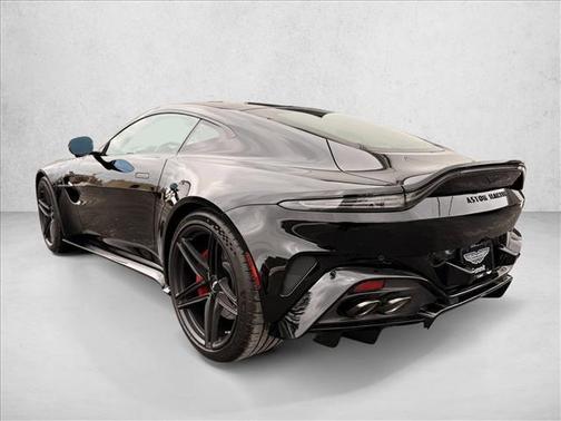 2025 Aston Martin Vantage Base