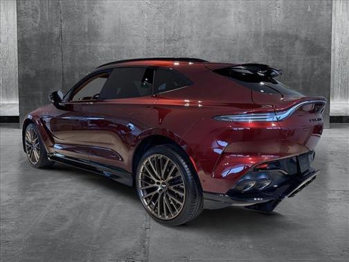 2025 Aston Martin DBX 707