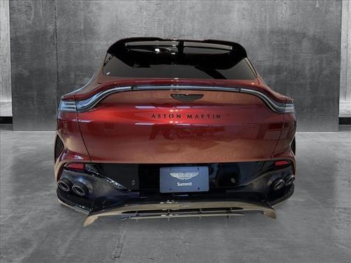 2025 Aston Martin DBX 707
