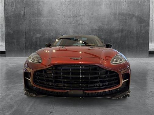 2025 Aston Martin DBX 707