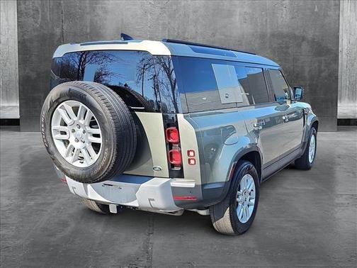 2022 Land Rover Defender 110 SE