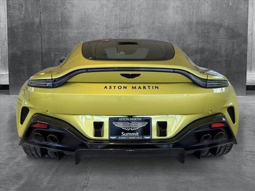 2025 Aston Martin Vantage Base