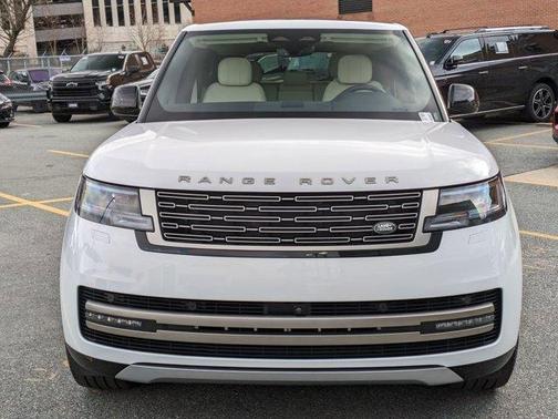 2024 Land Rover Range Rover P530 SE