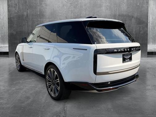 2024 Land Rover Range Rover P530 SE
