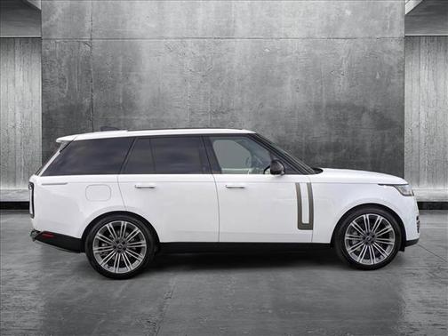 2024 Land Rover Range Rover P530 SE