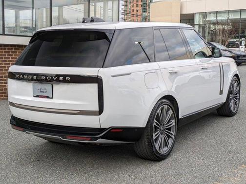 2024 Land Rover Range Rover P530 SE