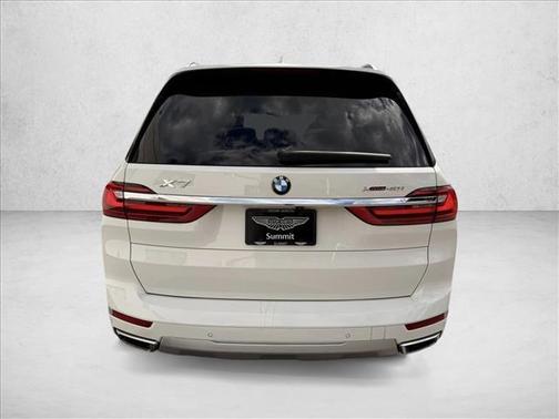 Alpine White 2022 BMW X7 xDrive40i