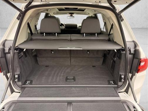 Alpine White 2022 BMW X7 xDrive40i