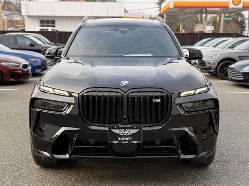 2025 BMW X7 M60i